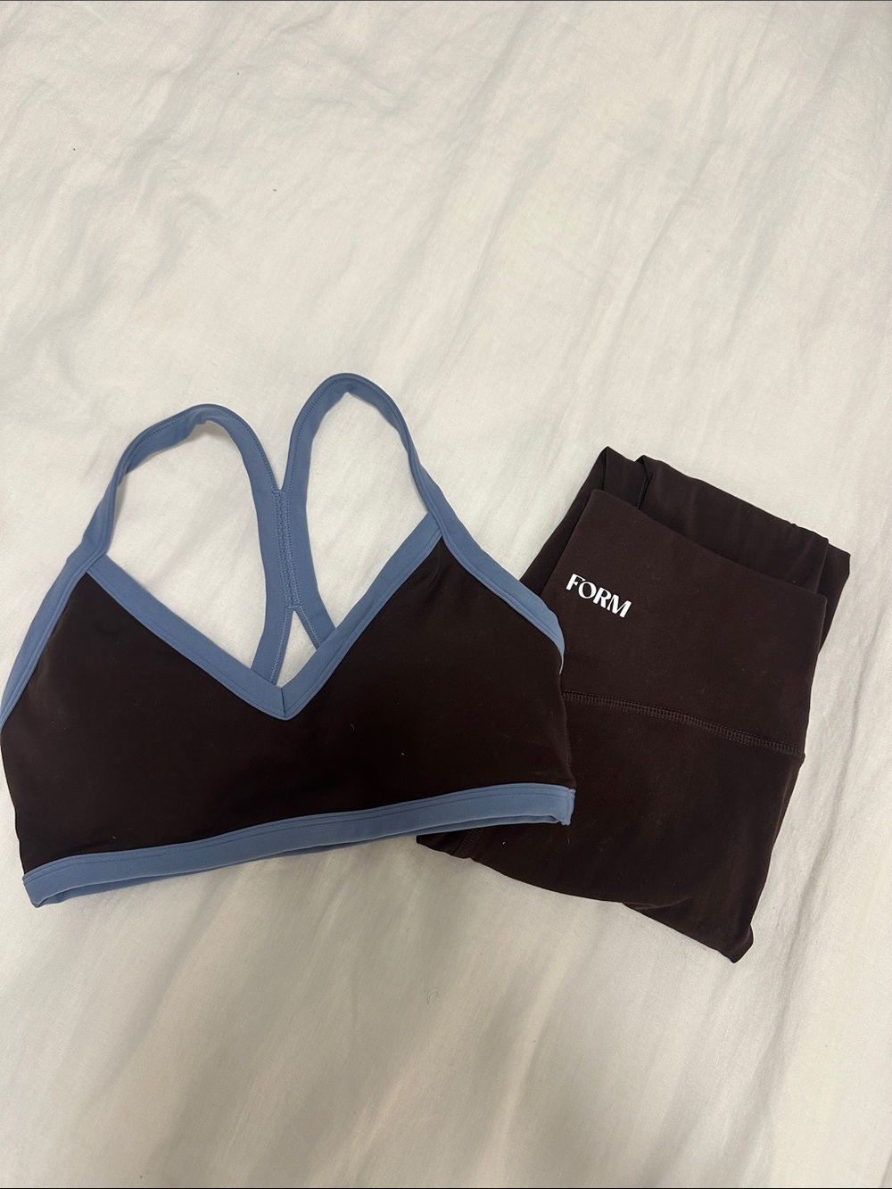 FORM v neck bra and leggings size small in ESPRESSO/GLACIER